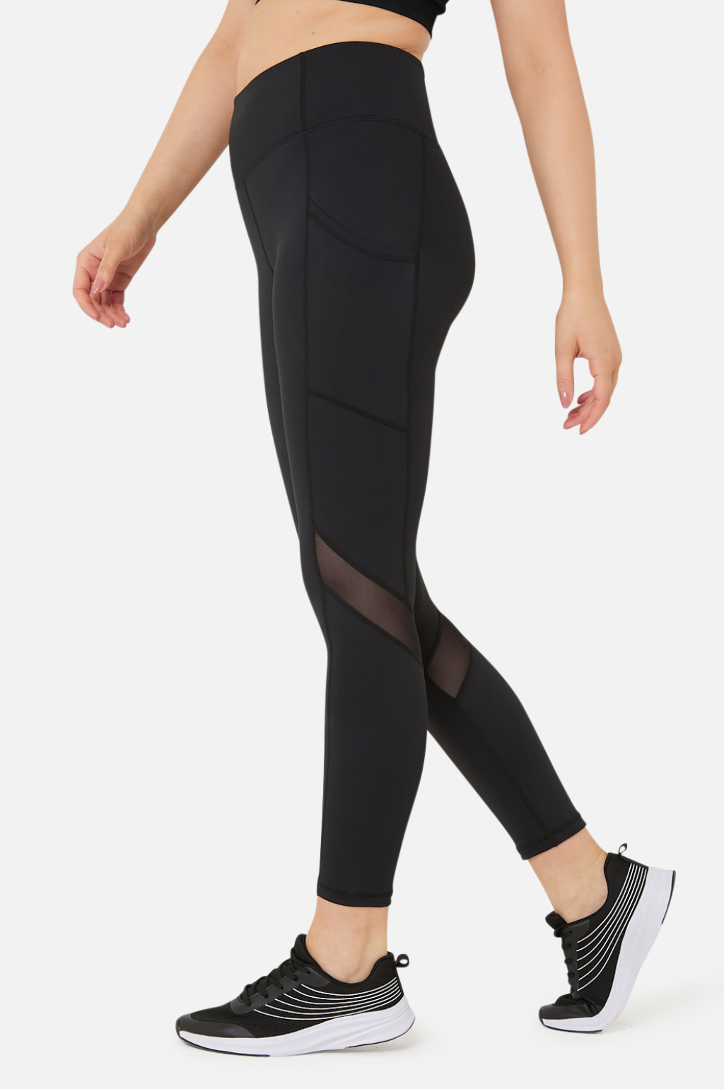 Sports Leggings With Deep Side Pockets in Black