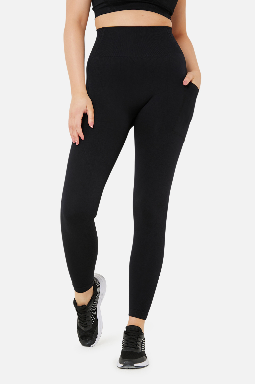 Seamless Compression Leggings V2 with Pocket in Black