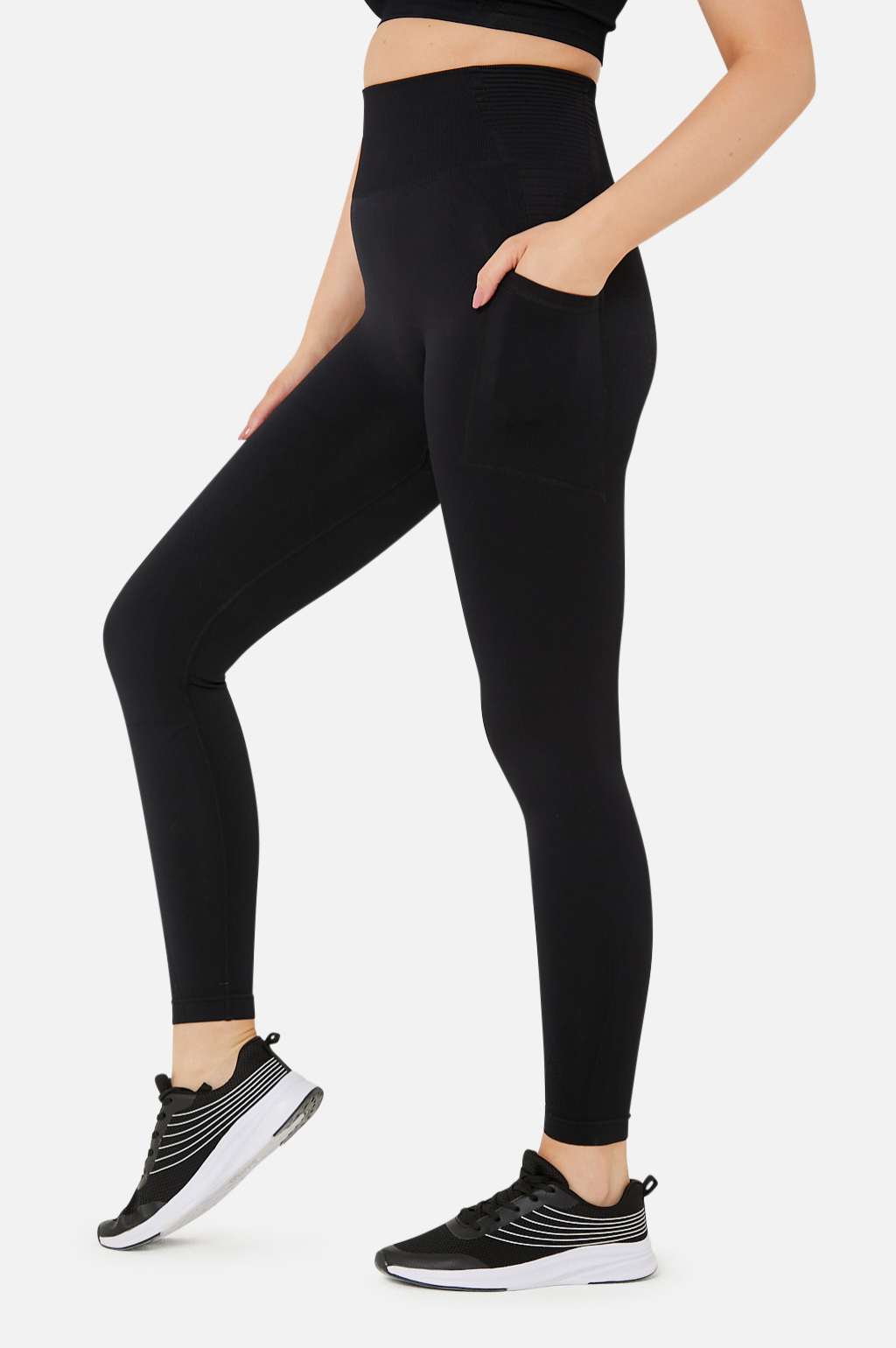 Seamless Compression Leggings V2 with Pocket in Black - Fit Pink Fitness